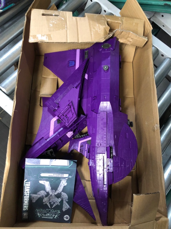 Photo 4 of *SEE NOTES* Transformers Toys Legacy Evolution Titan Decepticon Nemesis Action Figure, 23.5-inch, Adult Collectible for Ages 15 and Up