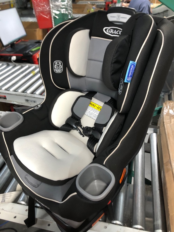 Photo 4 of *SEE NOTES* Graco Extend2Fit Convertible Car Seat, Ride Rear Facing Longer with Extend2Fit, Gotham 2-in-1 Gotham