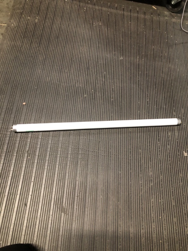 Photo 1 of *SEE NOTES* Sylvania OCTRON 800 ECOLOGIC FO32/835/ECO/21779 Fluorescent Lamp, 32 W, Bi-Pin Medium Linear Fluorescent Lamp, T8, 2950 Lumens