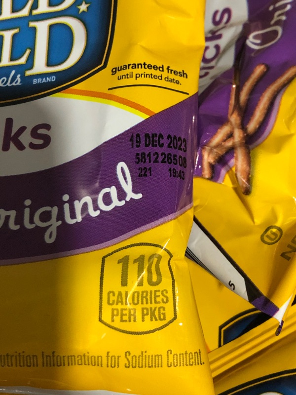 Photo 3 of * best by date * 12-19-23 *
Rold Gold Pretzel Sticks, 1 Ounce (Pack of 40) Pretzel Sticks 1 Ounce (Pack of 40)