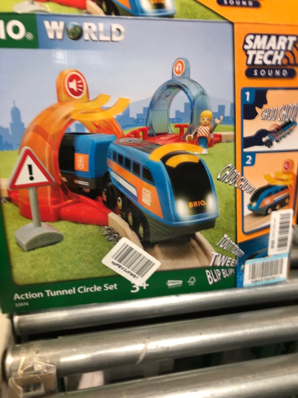 Photo 3 of Brio 33974 World-Smart Tech Sound-Action Tunnel Circle Set