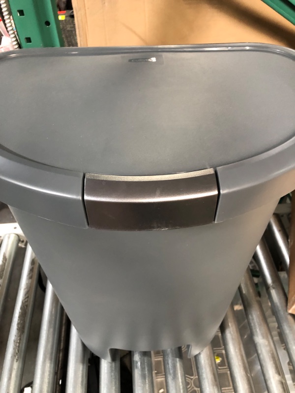 Photo 3 of [READ NOTES, FOR PARTS]
Curver Infinity 43.9 Liter / 13 Gallon Plastic Kitchen Trash Can with Foot Pedal and Locking Lid - Perfect for Household Use Indoor for Garbage Disposal