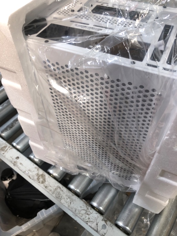 Photo 1 of Cooler Master NR200P White SFF Small Form Factor Mini-ITX Case, Tempered Glass or Vented Panel, Vertical Mounting GPU
