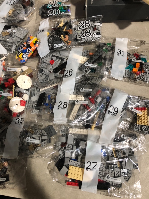 Photo 4 of * used * see notes * 
LEGO Star Wars The Razor Crest 75331 Building Set for Adults (6,186 Pieces)