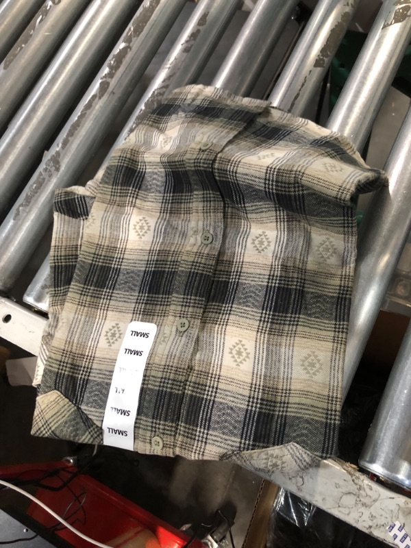 Photo 2 of *NO STOCK PHOTO*  flannel size small