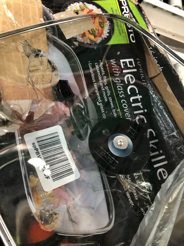 Photo 4 of [FOR PARTS, READ NOTES]
Presto 06852 16-Inch Electric Skillet with Glass Cover