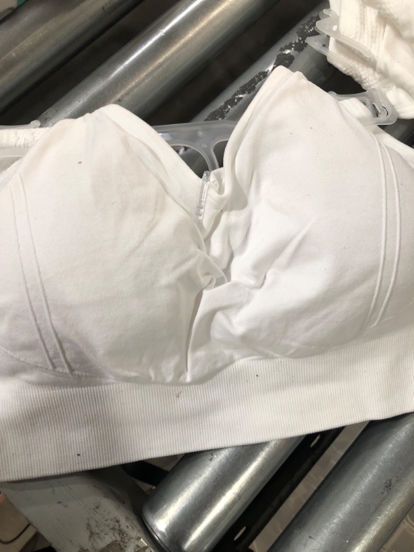 Photo 1 of Seamless Racerback Moderate-Support Sports Bra with CoolDRI Moisture-Wicking WHITE, 2 PACK, 1 XXL AND 1 LARGE