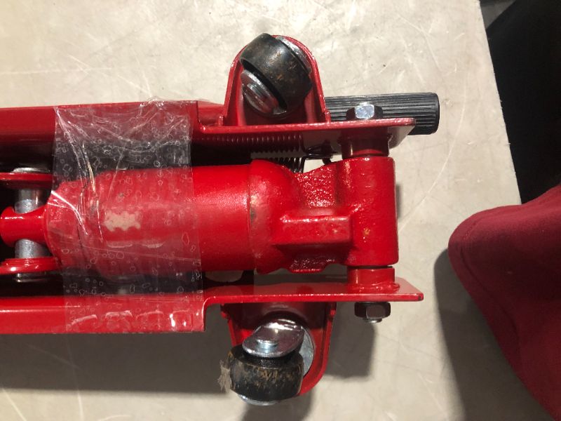 Photo 3 of ***USED - DIRTY - NO PACKAGING - SEE PICTURES***
TCE TCET825051R Torin Low Profile Hydraulic Trolly Jack, 2.5 Ton (5,000 lb) Capacity, Red Red Floor Jack