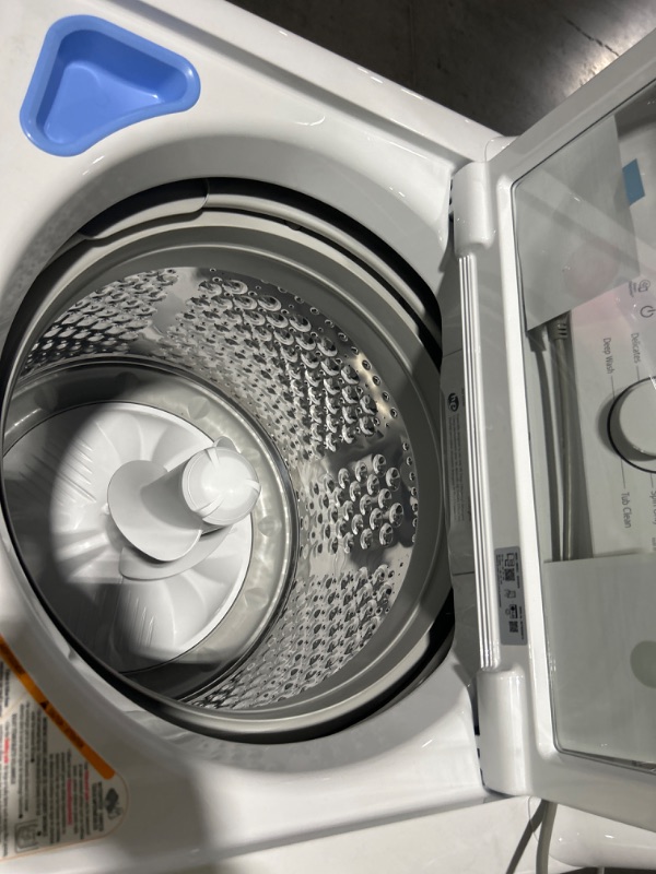 Photo 4 of LG 4.1-cu ft Agitator Top-Load Washer (White)