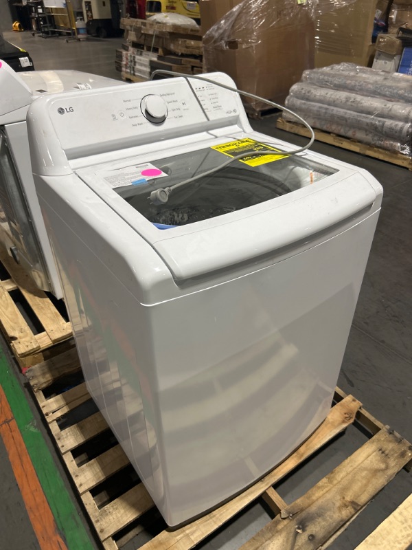 Photo 2 of LG 4.1-cu ft Agitator Top-Load Washer (White)