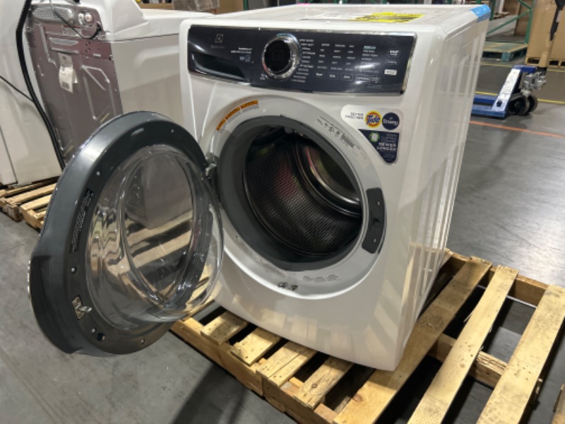 Photo 4 of *PARTS ONLY DOES NOT FUNCTION PROPERLY*
Electrolux SmartBoost 4.5-cu ft High Efficiency Stackable Steam Cycle Front-Load Washer (White) 