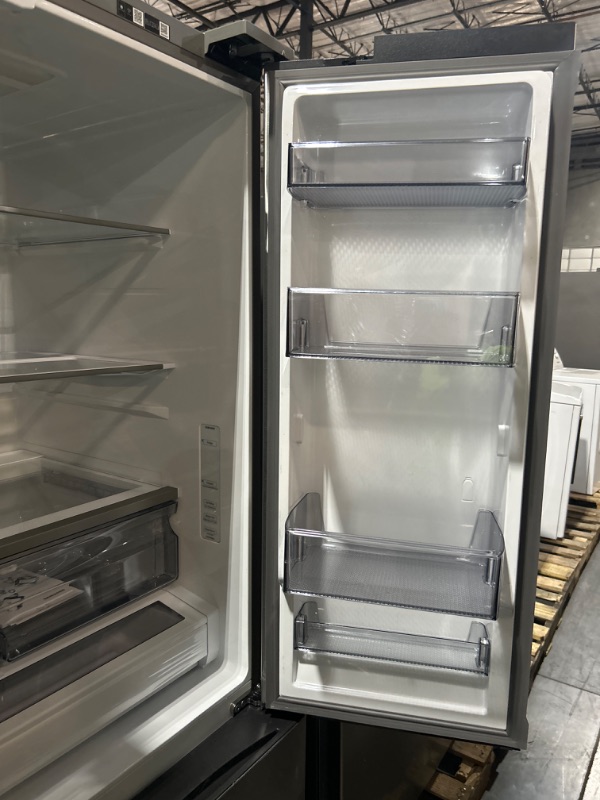 Photo 7 of Samsung Mega Capacity 29.8-cu ft 4-Door Smart French Door Refrigerator with Dual Ice Maker 