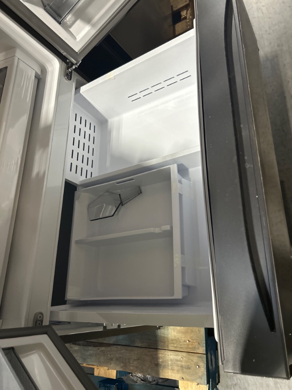 Photo 12 of Samsung Mega Capacity 29.8-cu ft 4-Door Smart French Door Refrigerator with Dual Ice Maker 