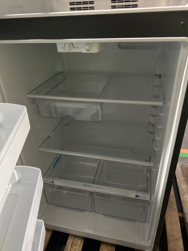 Photo 8 of Frigidaire Garage-Ready 18.3-cu ft Top-Freezer Refrigerator (Easycare Stainless Steel)