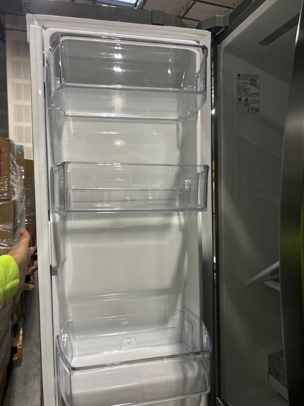 Photo 6 of LG 29-cu ft French Door Refrigerator with Ice Maker (Printproof Platinum Silver) ENERGY STAR