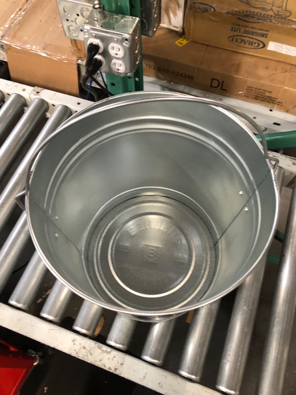 Photo 3 of **missing lid***Behrens 6106K Galvanized Steel Locking Lid Trash Can, 6-Gallon 6-Gallon Locking Lid