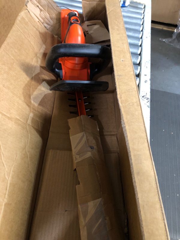 Photo 2 of * missing charger * 
BLACK+DECKER 40V MAX* Lithium-Ion 22-Inch Cordless Hedge Trimmer (LHT2240) 40V Hedge Trimmer Kit