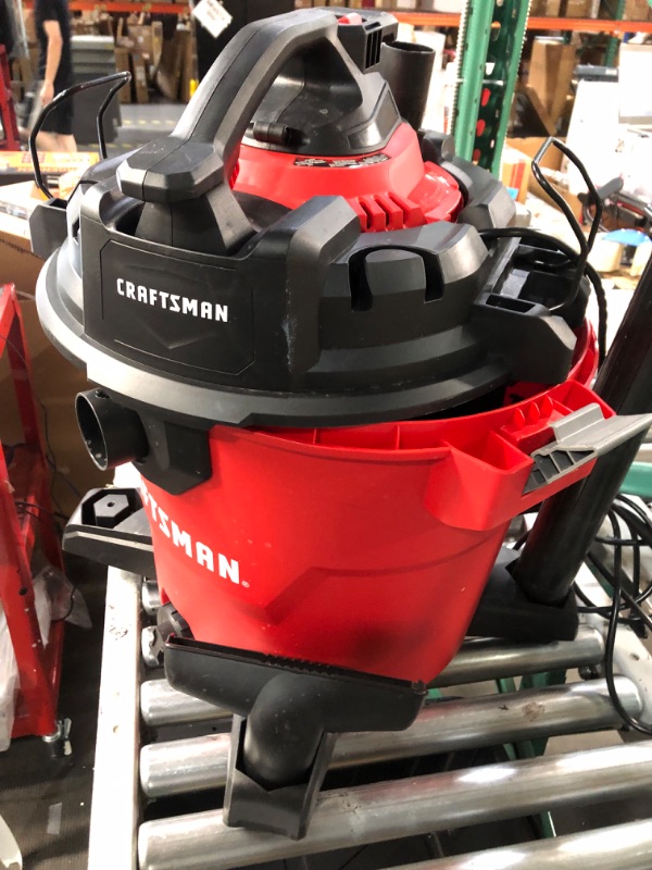 Photo 6 of **damaged**CRAFTSMAN CMXEVBE18590 9 Gallon 4.25 Peak HP Wet/Dry Vac, General Purpose Portable Shop Vacuum with 3 Dust Collection Bags and Attachments 9 Gal 4.25 Peak HP w/ Dust Bags