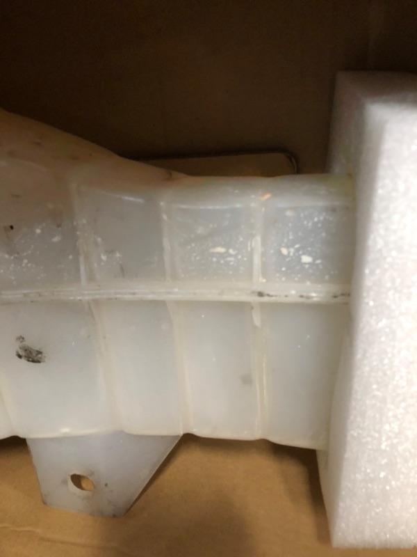 Photo 3 of Heavy Duty Coolant Reservoir Tank Fits 08-17 Freightliner Cascadia Columbia 525263005 603-5203