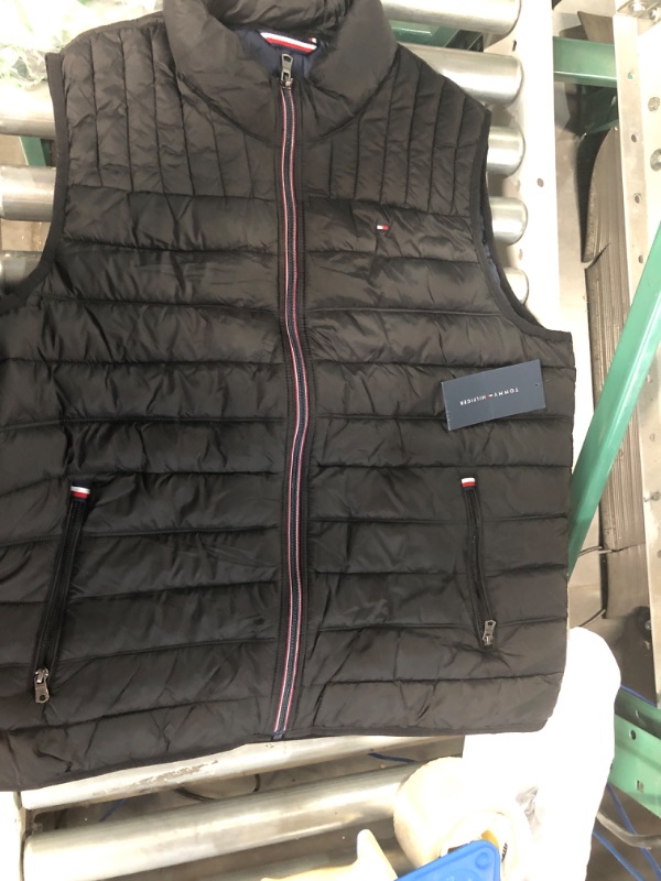 Photo 3 of Tommy Hilfiger Men's Lightweight Ultra Loft Quilted Puffer Vest X-Large Black