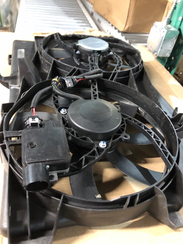 Photo 1 of Dorman 621-392 Engine Cooling Fan Assembly