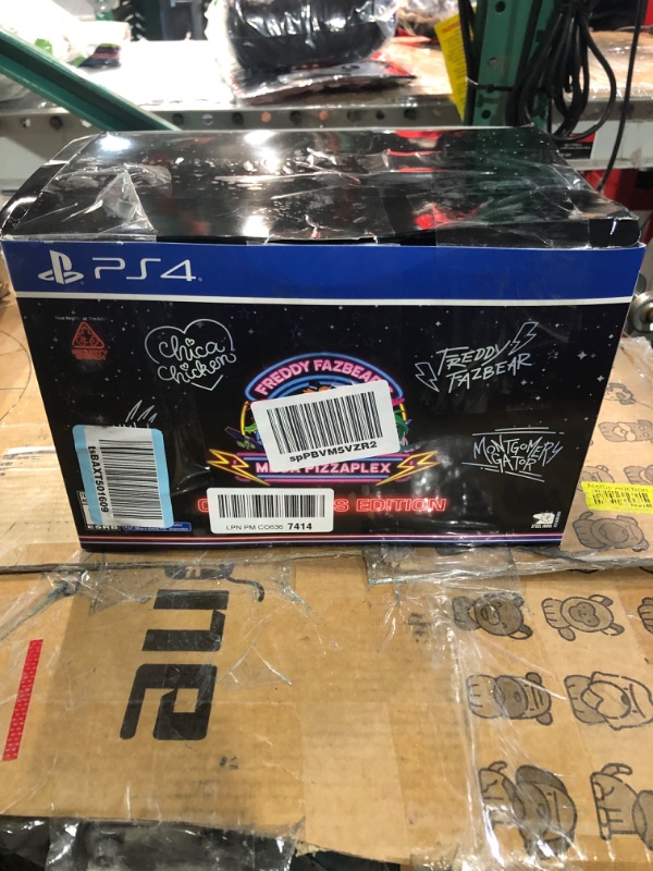 Photo 2 of *MISSING PIECES SEE NOTES*
Five Nights at Freddy's: Security Breach - Collector's Edition (PS4) PlayStation 4 Collector's