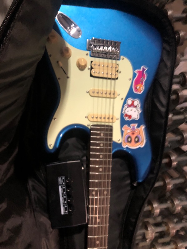 Photo 2 of (USED STILL GOOS AND TESTED) TOSTAR Electric Guitar Kit, 39 Inch Solid Right Hand Guitar Electric for Beginners with Amp + Straps + 4*Guitar Picks + 6*String Set + Tuner + Cable + Electric Guitar Bag (Lake Placid Blue)