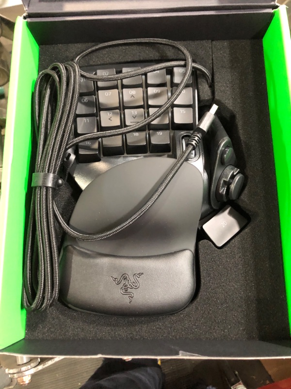 Photo 2 of * used item *
Razer - Tartarus V2 Wired Gaming Mecha-Membrane Keypad with Chroma Back Lighting - Black