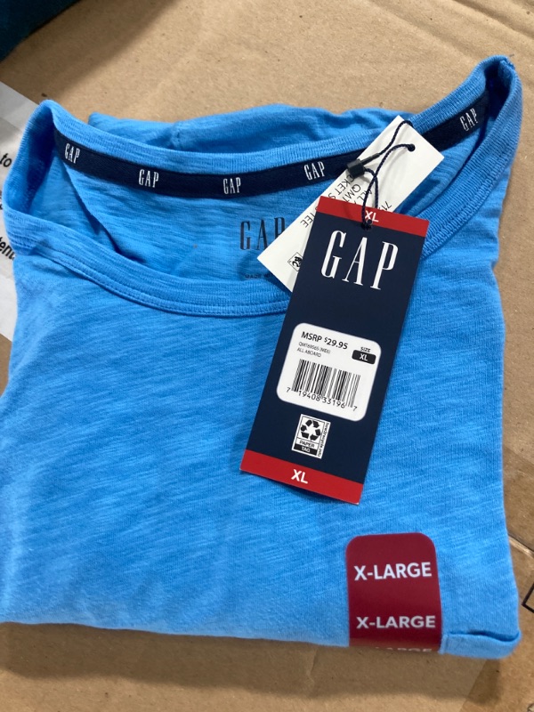 Photo 2 of GAP Men's Cotton Short Sleeve Pocket Slub Tee
