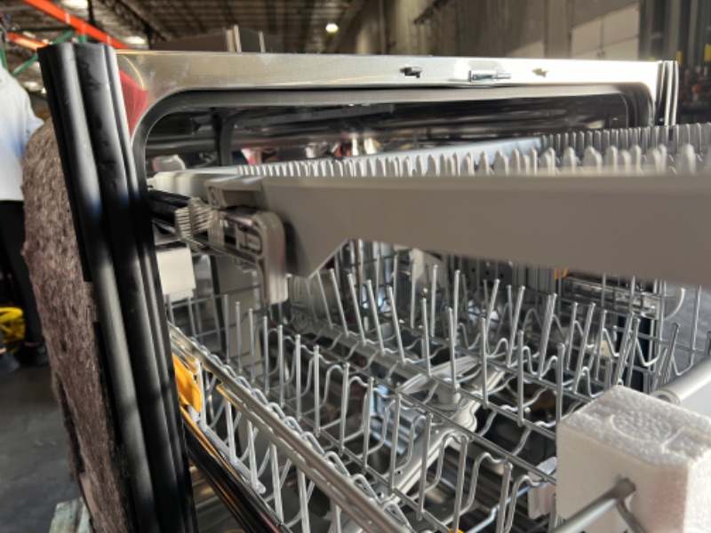 Photo 16 of ***READ NOTES***Smart 46 dBA Dishwasher with StormWash™ in Fingerprint Resistant Stainless Steel

