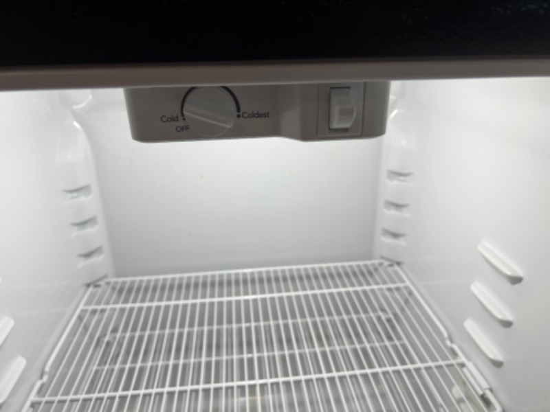 Photo 12 of *PARTS ONLY DOES NOT FUNCTION PROPERLY*
Frigidaire 18.3 Cu. Ft. Top Freezer Refrigerator
