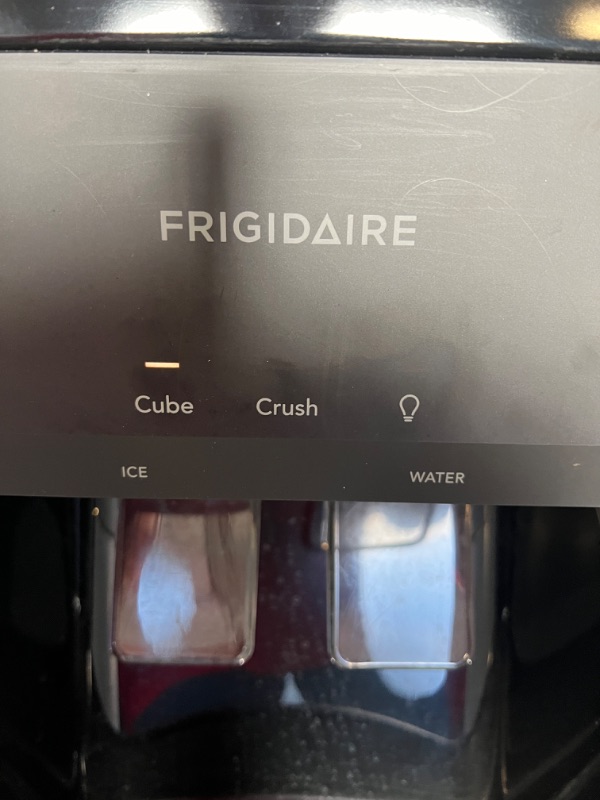 Photo 8 of ***READ NOTES***Frigidaire 22.3 Cu. Ft. 33" Standard Depth Side by Side Refrigerator
