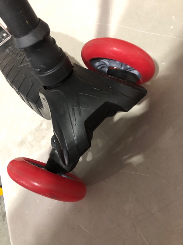 Photo 6 of * item damaged * wont turn left or right * sold for parts/repair *
Kids Scooter – Children and Toddler 3 Wheel Kick Scooter – LED Adjustable Handlebar Black