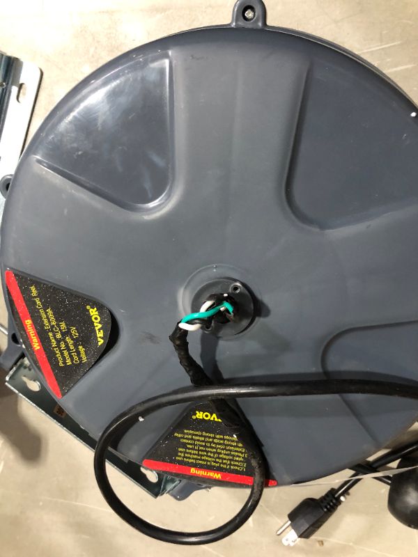 Photo 7 of ***DAMAGED - DOES NOT RETRACT - SEE PICTURES***
VEVOR Retractable Extension Cord Reel 15 Meters