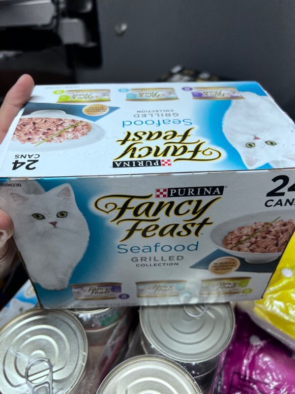 Photo 2 of **BEST BY 04/25** Fancy Feast Purina Wet Cat Food Variety Packs Grilled Seafood (24) 3 oz. Cans