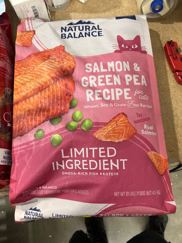 Photo 2 of **BEST BY 10/30/25** Natural Balance Limited Ingredient Adult Grain-Free Dry Cat Food, Salmon & Green Pea Recipe, 10 Pound (Pack of 1) Green Pea & Salmon 10 Pound (Pack of 1)