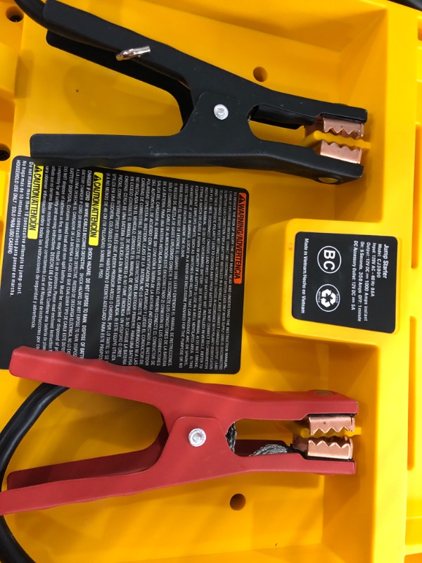 Photo 3 of ***parts only not functional***CAT CJ3000 Professional Jump Starter: 2000 Peak/1000 Instant Amps, Built-In Power Switch, Battery Clamps