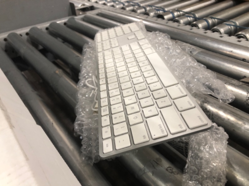 Photo 3 of Apple Aluminum Wired Keyboard MB110LL/A (Renewed)