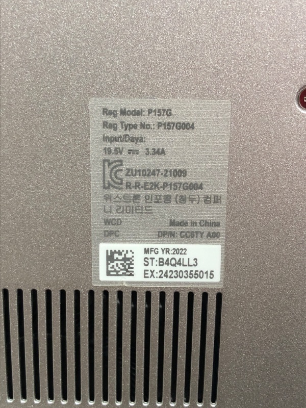 Photo 6 of Dell Inspiron 5425 (14" FHD+ Touch, AMD Ryzen 5 5625U, 16GB, 512GB SSD) - Silver
