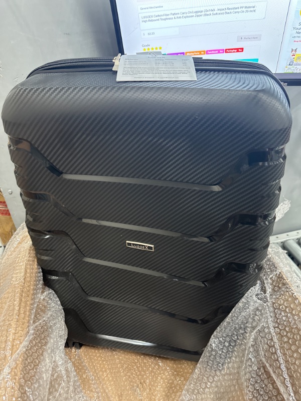 Photo 3 of * used item with minor damage *
LUGGEX Carbon Fiber Pattern Carry-On Luggage 22x14x9 - Impact-Resistant PP Material 