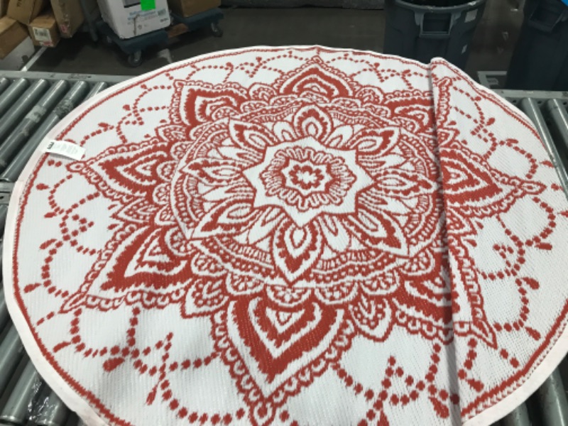 Photo 1 of 5 foot round pattern area rug 