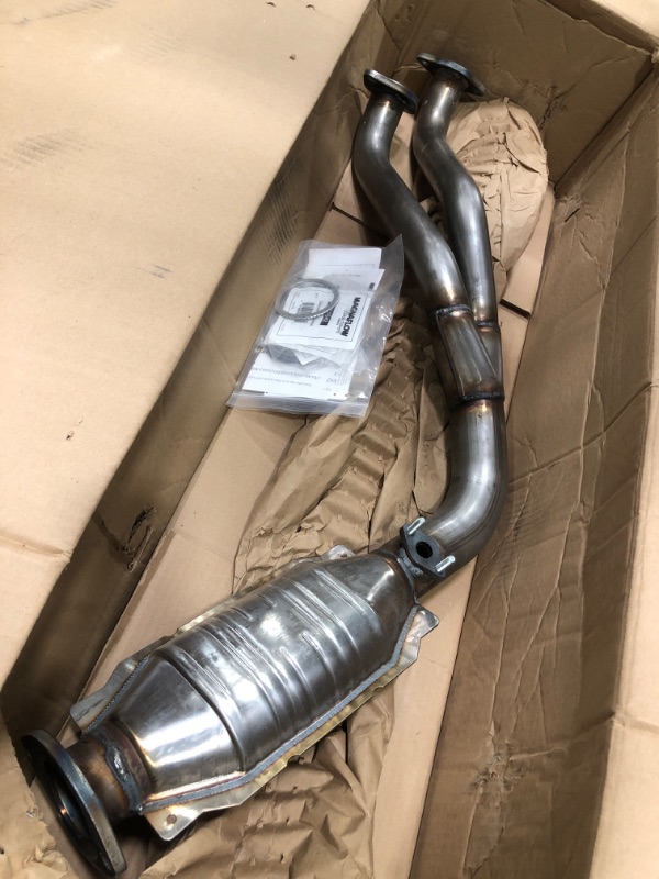 Photo 2 of MagnaFlow Direct-Fit Catalytic Converter HM Grade Federal/EPA Compliant 23120 - Stainless Steel Main Piping, 41in Overall Length, Bolt-On Inlet Attachment - Land Cruiser/LX450 HM Replacement