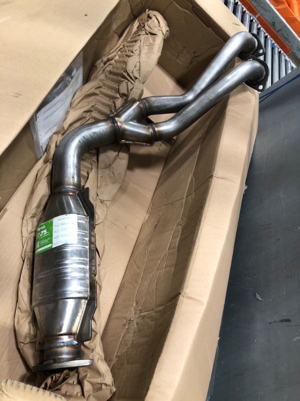 Photo 3 of MagnaFlow Direct-Fit Catalytic Converter HM Grade Federal/EPA Compliant 23120 - Stainless Steel Main Piping, 41in Overall Length, Bolt-On Inlet Attachment - Land Cruiser/LX450 HM Replacement