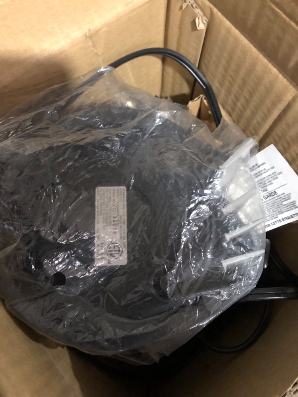 Photo 5 of [FOR PARTS]
Vornado 173 Whole Room Tower Air Circulator, 37", Black - FA1-0039-06 & 630 Mid-Size Whole Room Air Circulator Fan 173 