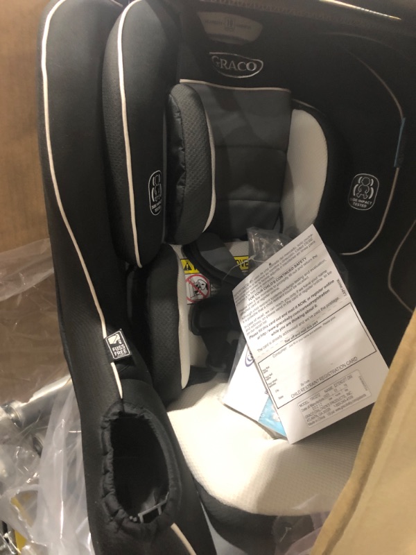 Photo 4 of Graco Extend2Fit Convertible Car Seat, Gotham