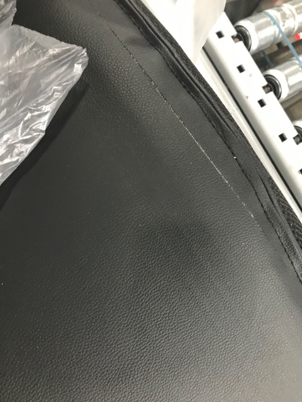 Photo 4 of used item-/ loose hardware
minor tear on seat
SMUG Gaming Chair, Racing Style Bonded Leather Gamer Chair, Ergonomic Office Chair Computer Desk Executive Chair 