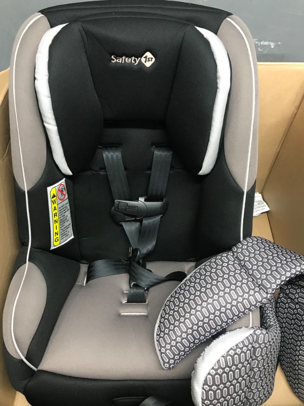 Photo 2 of 
Safety 1st Guide 65 Convertible Car Seat, Chambers