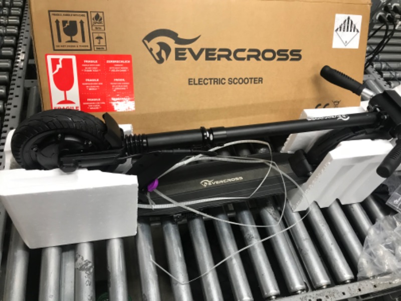 Photo 3 of ***NONFUNCTIONAL - DOES NOT TURN ON OR CHARGE - FOR PARTS***
EVERCROSS EV08E Electric Scooter