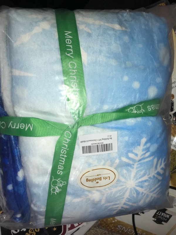 Photo 1 of (SEE NOTES) lirs Bedding Merry Christmas Throw Blanket for Boys Girls Bedroom Decor Christmas Decorations Teenage Kids Gifts Ideas Snowflake Fleece Blanket for Couch Sofa (Christmas10,80x60 inch) Mt-christmas10 80’’x60"