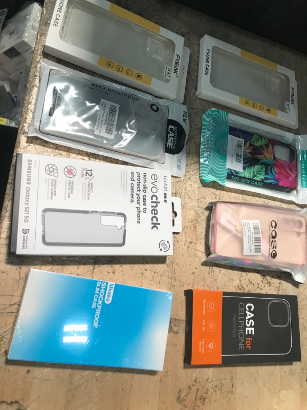Photo 1 of Bundle of 8 Miscellaneous Smart Phone Cases